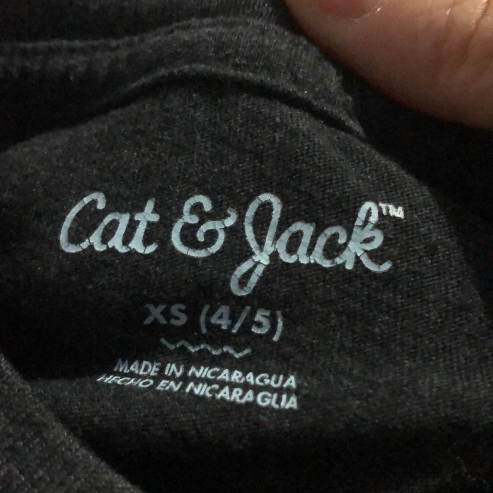 4 Shirt Bundle🤑 - Picture 2 of 8